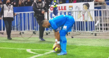 镜报：斯洛特将在48小时内与萨拉赫会面，决定后者未来走向