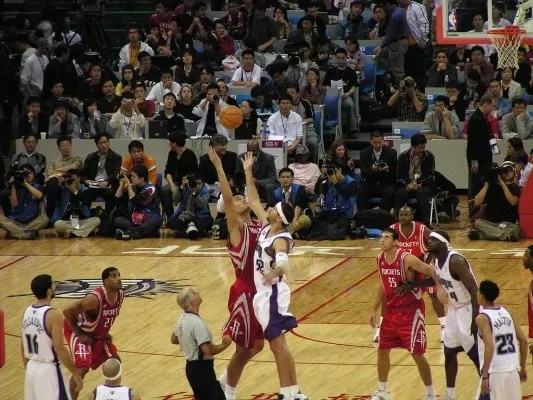 每体：巴萨有意左后卫索萨，想用桑托斯欠的290万欧锁定交易（每体：巴萨相中左后卫索萨，拟用桑托斯拖欠的290万欧敲定交易）