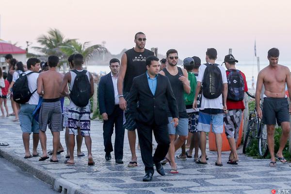 意甲知名评论员：迈尼昂不是耍脾气不续约，他只想看到米兰管理层的诚意！（意甲名嘴：迈尼昂拒续约非耍性子，只求米兰管理层拿出诚意）