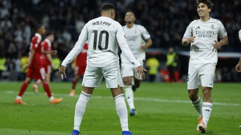 阿森纳圣诞登顶英超，历史数据揭示半数领跑者最终夺冠（阿森纳圣诞领跑英超，过往数据显示半数榜首最终夺冠）