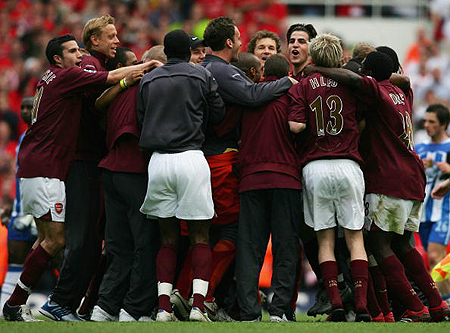 阿斯：阿诺德是左大腿肌肉受伤，与最近一次的伤处不同（阿斯报：阿诺德左大腿肌肉受伤，伤处与最近一次不同）