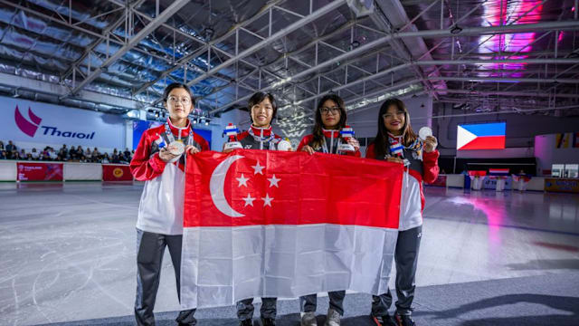 世体：梅西亲签的新秀球星卡被拍卖行估值35000欧元（世体：梅西亲签新秀卡获拍卖行估价3.5万欧元）