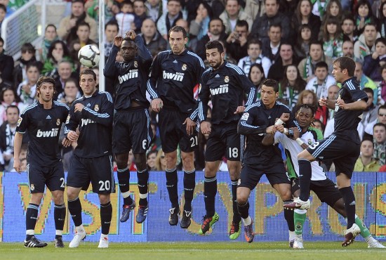 北青：邵佳一首期国足集训最早明年1月，将推进年轻化进程（北青：邵佳一首期国足集训或最早明年1月开营，将推进球队年轻化）