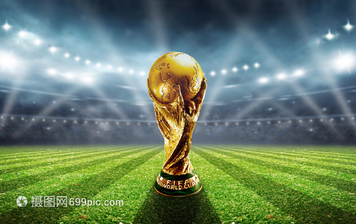 宝刀不老，齐达内在宇宙联赛中进球还送出一脚潇洒助攻（齐达内风采依旧，宇宙联赛破门并奉上潇洒助攻）